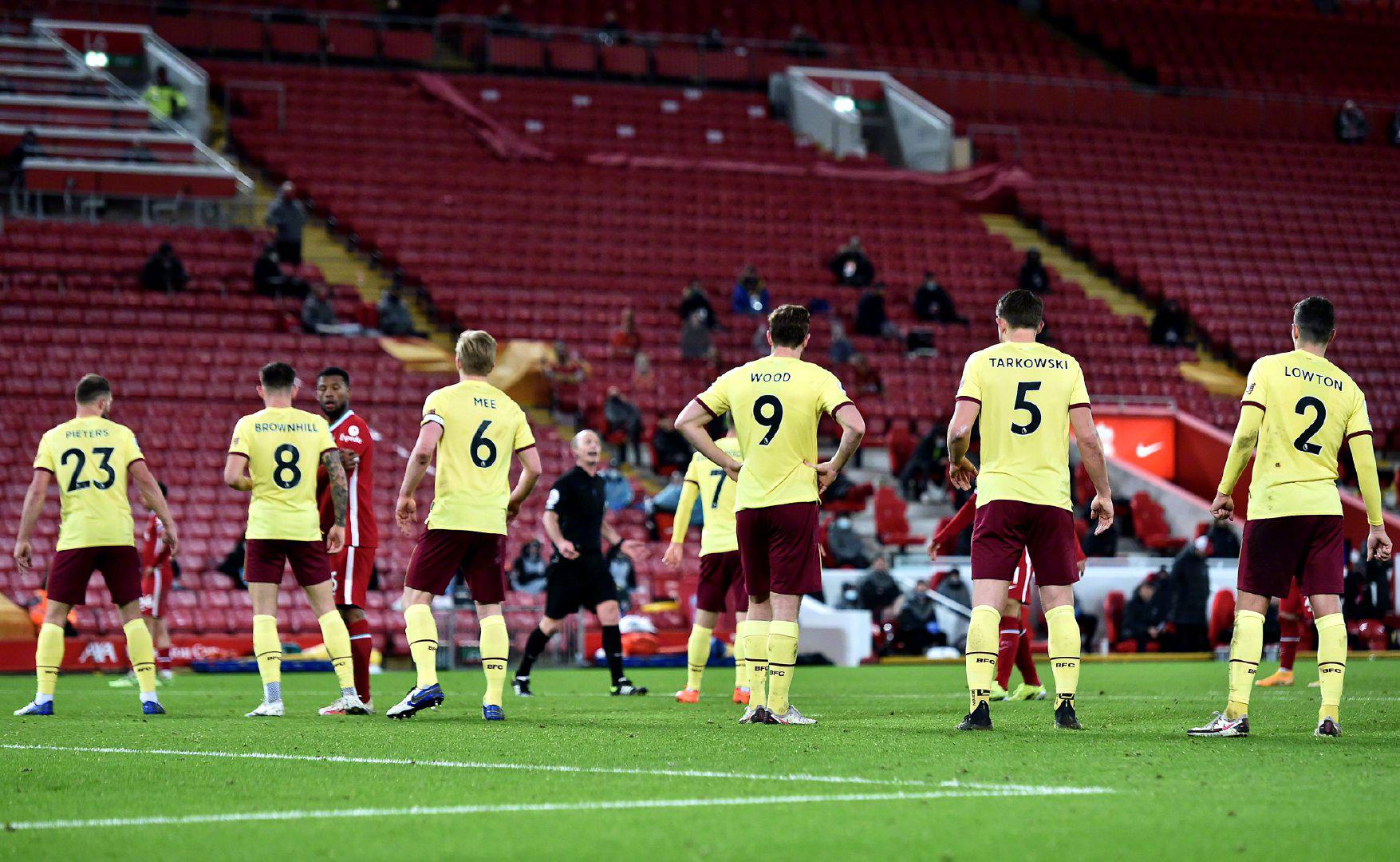 展现了一名 展现了一名